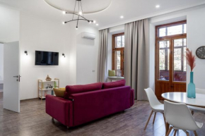 Yaroslav Val Lux Apartments